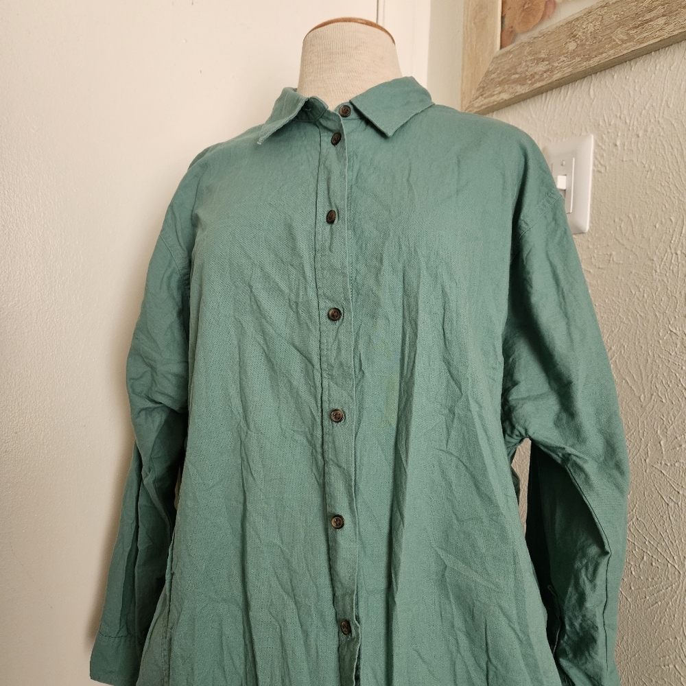 Universal Thread Long Sleeve Button Down Collared… - image 3